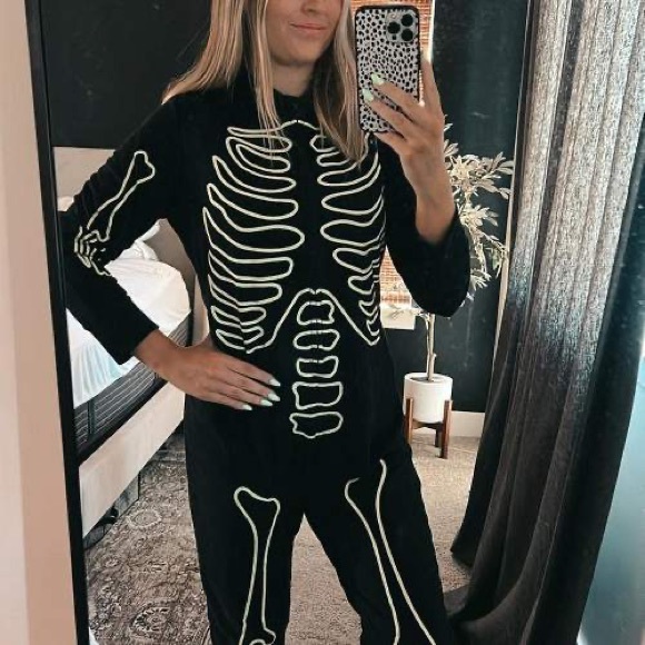 Women’s Glow in the Dark Skeleton Halloween Matching One Piece Suit 🩻 - Picture 4 of 10